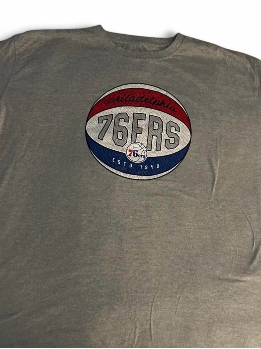 Fanatics Gray Philadelphia 76ers Basketball Logo Tee